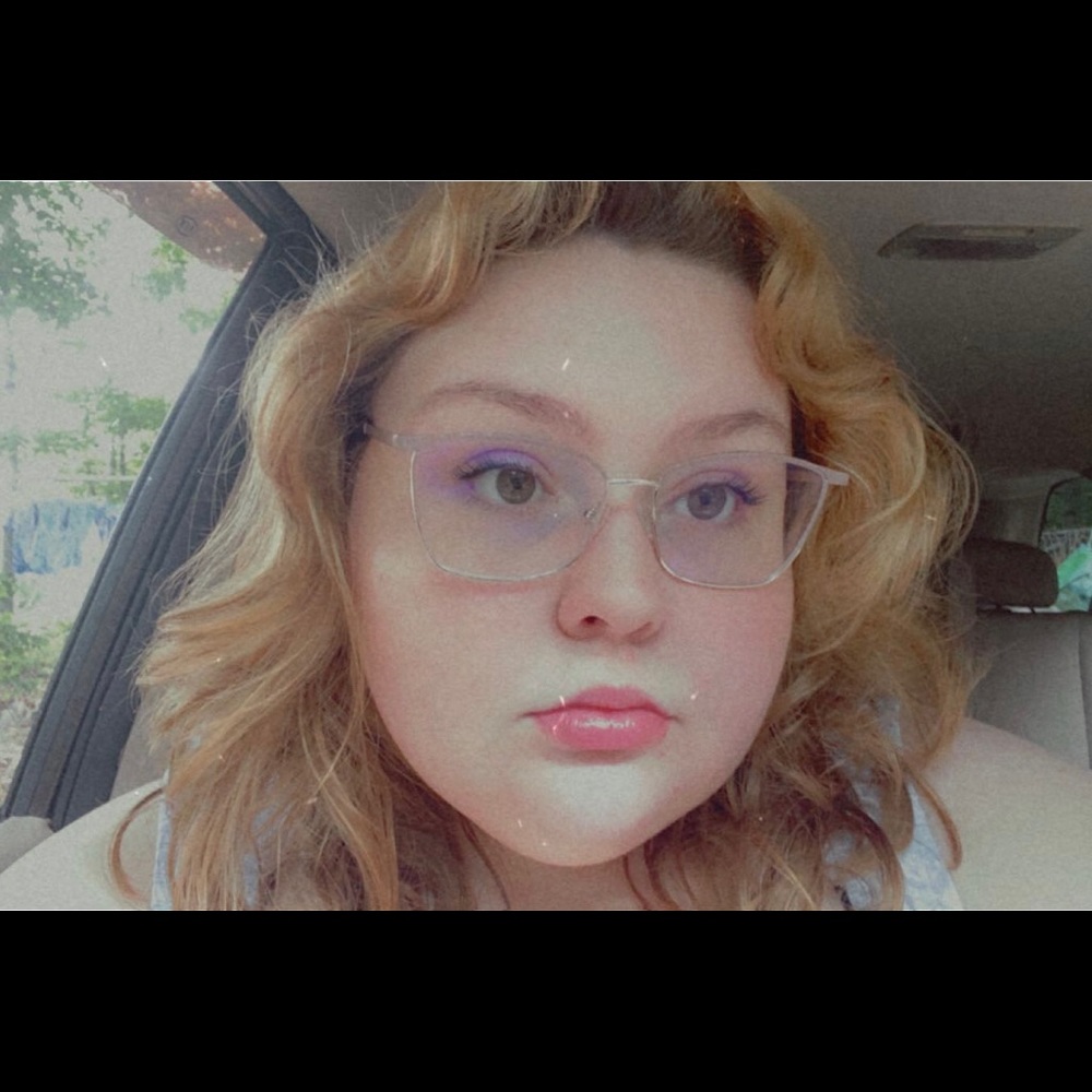 Meet your Posher, Lena